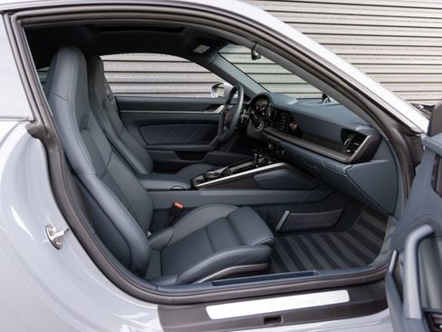 Certified 2024 Porsche 911 Carrera image 30