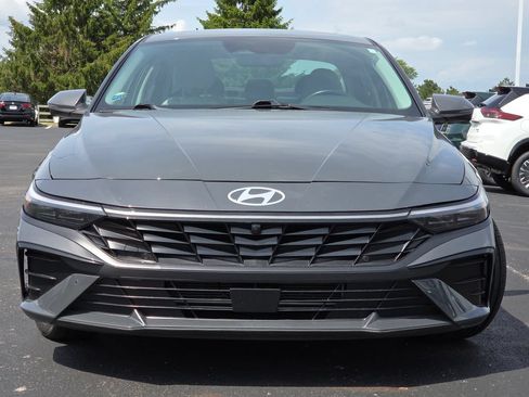 Used 2024 Hyundai Elantra Limited FWD image 14