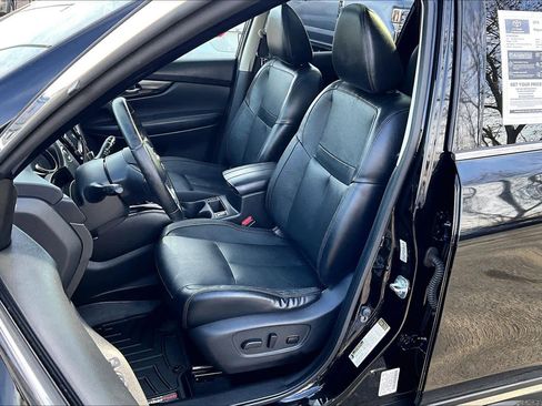 Used 2018 Nissan Rogue SL w/ Premium Package image 8