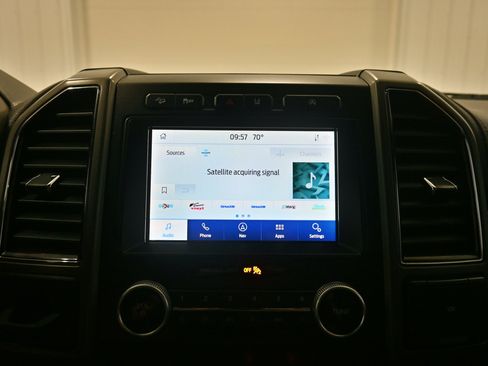 Used 2021 Ford Expedition XLT AWD/4WD image 12