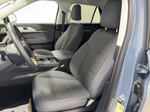 Used 2025 Ford Explorer Active image 12