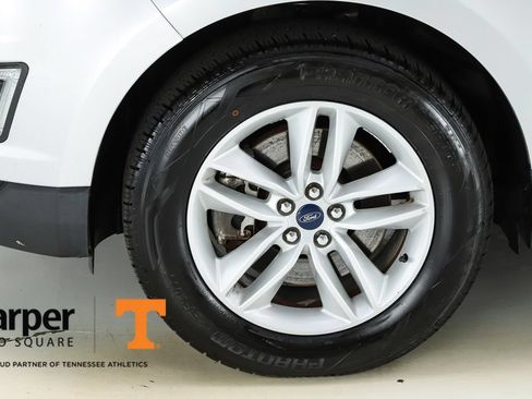 Used 2017 Ford Edge SEL w/ Equipment Group 201A AWD/4WD image 42