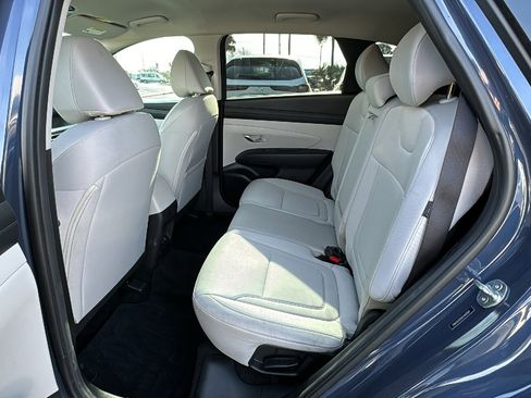Used 2025 Hyundai Tucson SE image 16