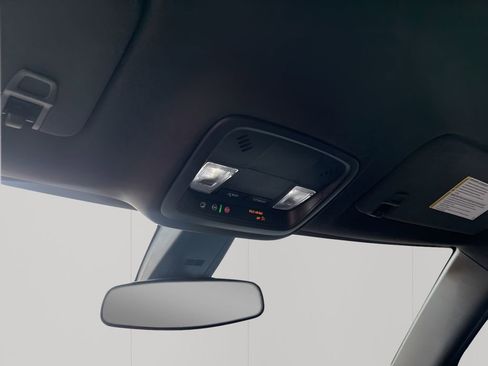 Used 2023 Chevrolet Traverse LT image 37