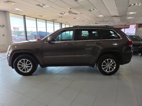 Used 2021 Jeep Grand Cherokee Laredo AWD/4WD image 4