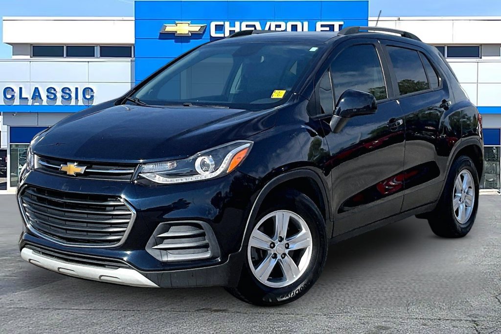 Used 2022 Chevrolet Trax LT w/ LT Convenience Package FWD image 2
