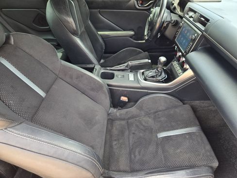 Used 2022 Toyota GR86 Premium RWD image 17