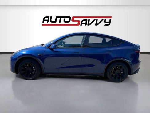 Used 2024 Tesla Model Y Long Range RWD image 4