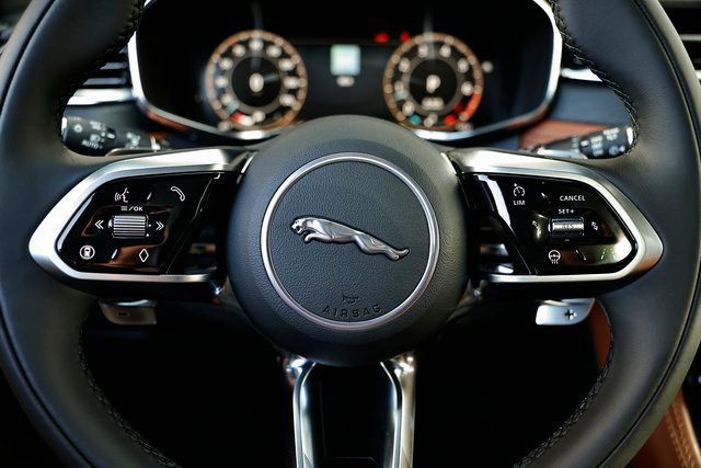 New 2026 Jaguar F-PACE R-Dynamic S AWD/4WD image 39