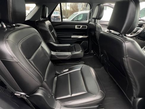 Used 2023 Ford Explorer XLT w/ Equipment Group 202A image 34