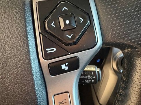 Used 2023 Toyota 4Runner SR5 Premium w/ Moonroof Package AWD/4WD image 21