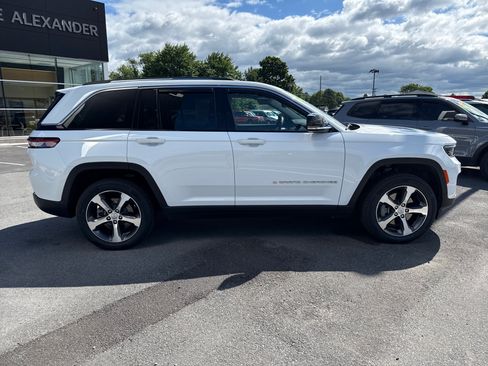 Used 2022 Jeep Grand Cherokee Limited 4xe AWD/4WD image 2