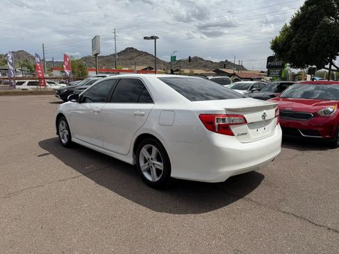 Used 2014 Toyota Camry SE image 7