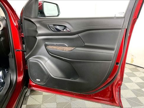 Used 2021 GMC Acadia Denali w/ Denali Ultimate Package image 24