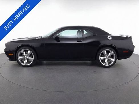 Used 2014 Dodge Challenger R/T RWD image 4