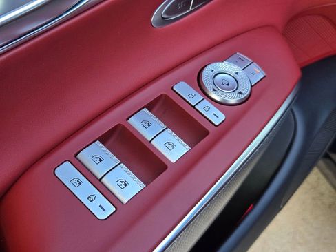 Used 2023 Genesis GV70 2.5T w/ Sport Prestige Package image 26