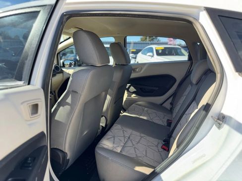 Used 2012 Ford Fiesta SE image 14