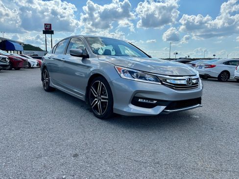 Used 2017 Honda Accord Sport Special Edition image 9