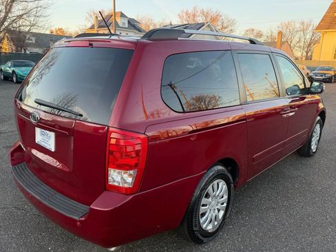 Used 2012 Kia Sedona LX image 10