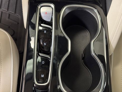 Used 2023 Buick Envision Avenir image 40