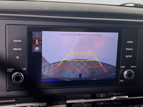 Used 2024 Kia Carnival LX FWD image 12