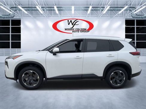 Used 2024 Nissan Rogue SV w/ SV Premium Package FWD image 6