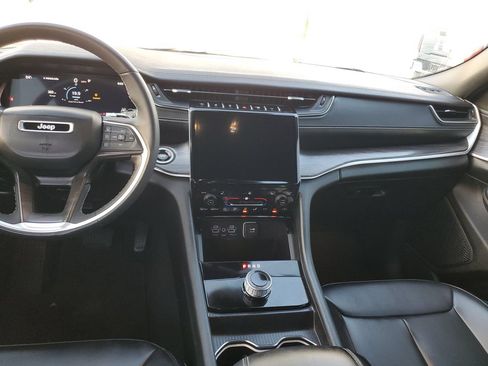 Used 2024 Jeep Grand Cherokee Limited RWD image 13