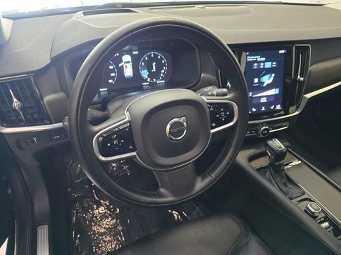 Used 2020 Volvo V90 T6 Cross Country AWD/4WD image 2
