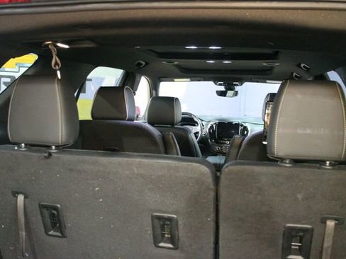 Used 2023 Chevrolet Traverse Premier AWD/4WD image 17