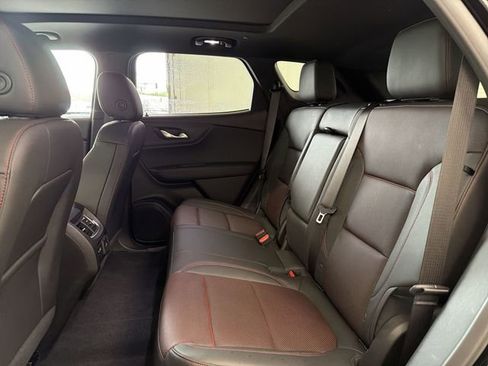 Certified 2025 Chevrolet Blazer RS w/ Enhanced Convenience Package AWD/4WD image 17