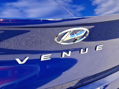 New 2026 Hyundai Venue SEL image 18