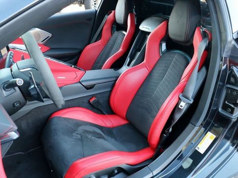 Used 2024 Chevrolet Corvette Stingray Preferred Cpe w/ 2LT image 24