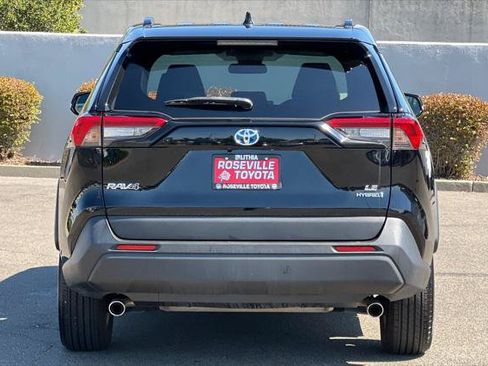 Certified 2022 Toyota RAV4 LE AWD/4WD image 8