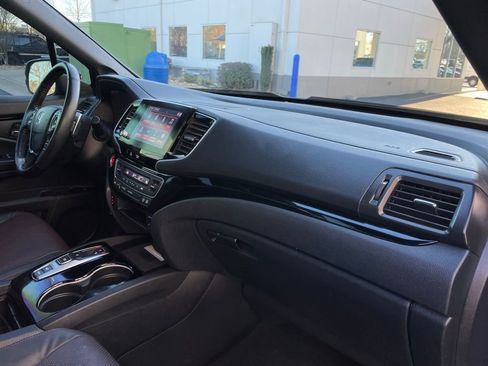 Certified 2023 Honda Ridgeline Black Edition image 34