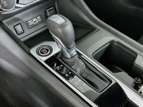 Used 2024 Nissan Sentra SV FWD image 23
