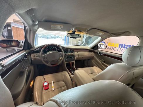Used 2004 Cadillac De Ville DTS w/ Equipment Group FWD image 11