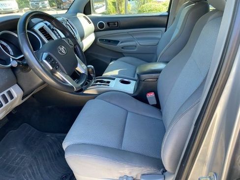 Used 2015 Toyota Tacoma PreRunner image 19