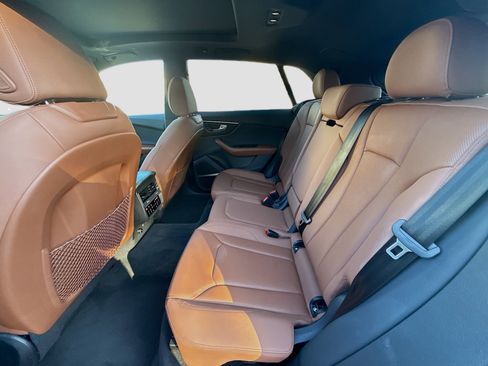 Used 2021 Audi Q8 Premium Plus image 24