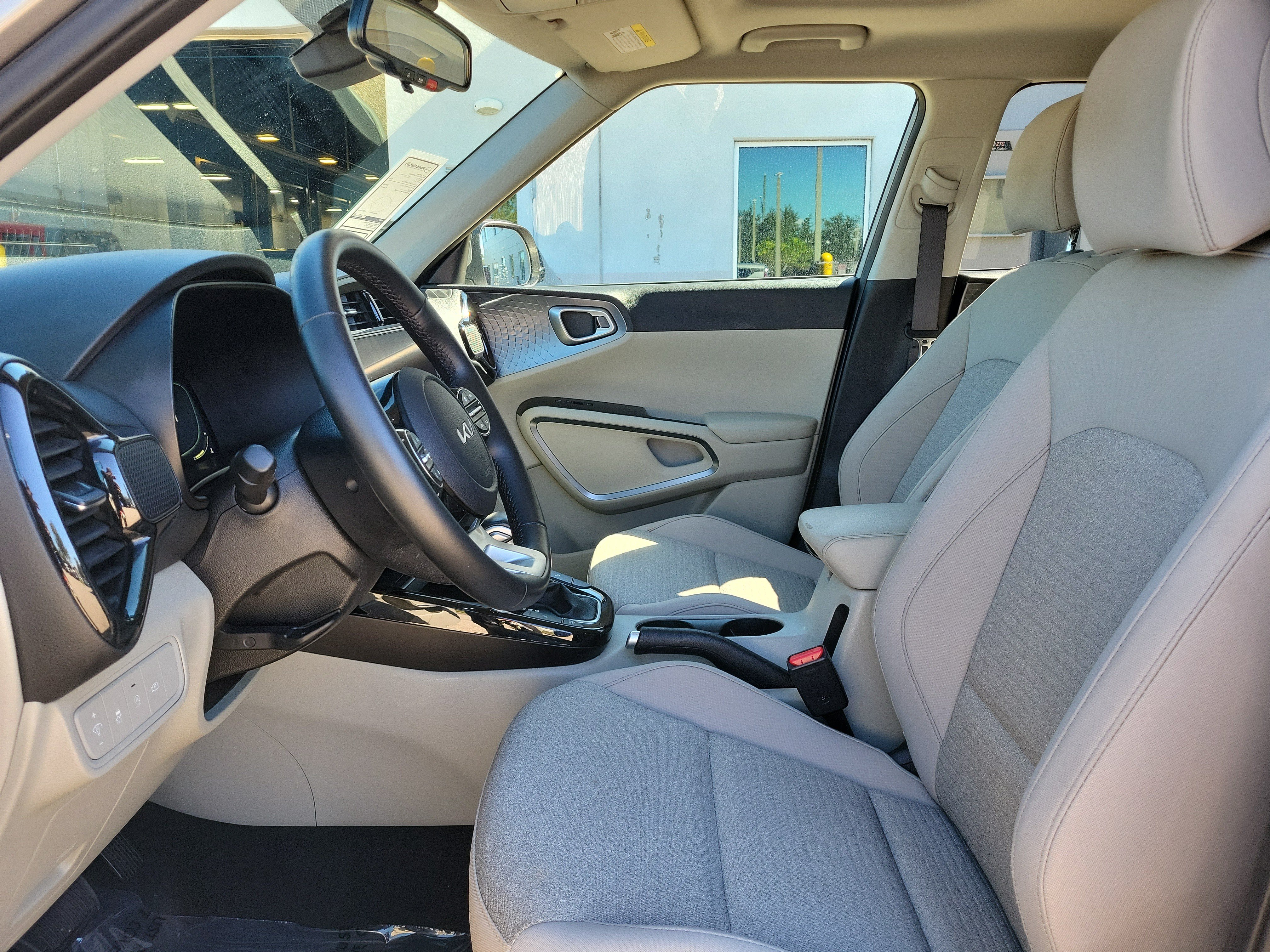 Used 2023 Kia Soul EX FWD image 13