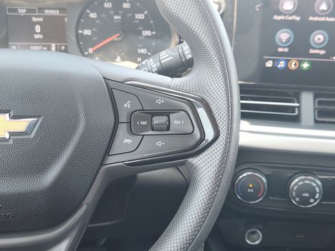 Used 2025 Chevrolet Trax LS FWD image 27
