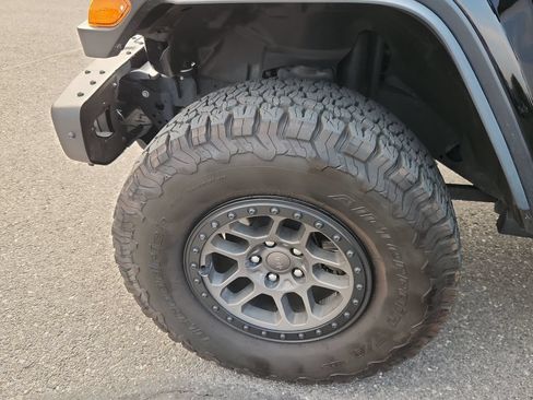 Used 2023 Jeep Wrangler Unlimited Rubicon 392 w/ Xtreme Recon 35" Tire Package AWD/4WD image 17