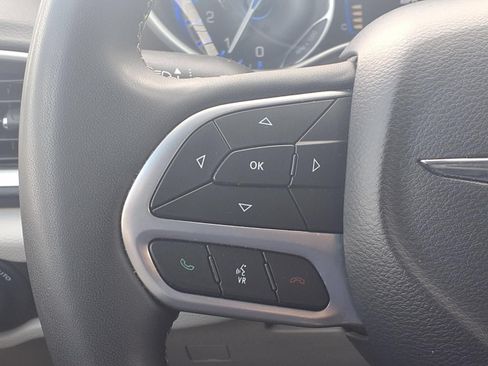 Used 2023 Chrysler Voyager LX FWD image 15
