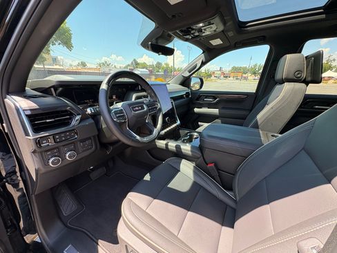Used 2026 GMC Yukon Elevation w/ Elevation Premium Package AWD/4WD image 17