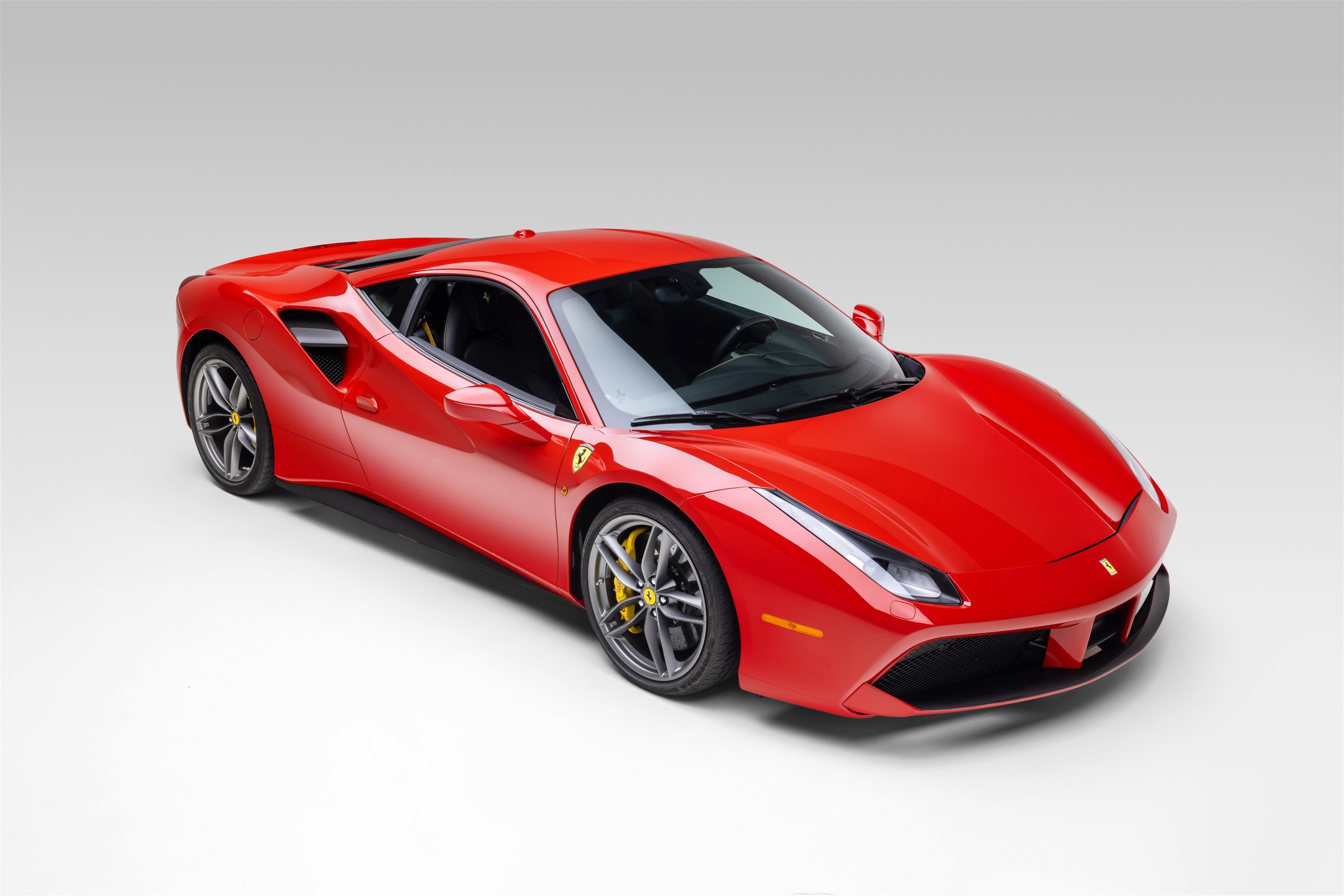 Certified 2018 Ferrari 488 GTB RWD image 15