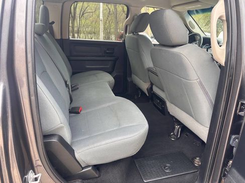 Used 2018 RAM 2500 Tradesman w/ Chrome Appearance Group image 8