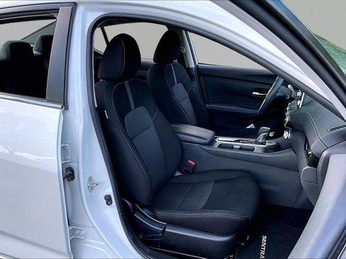 Used 2024 Nissan Sentra SV FWD image 22