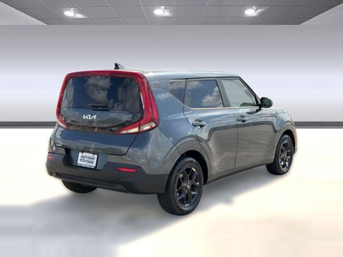 Used 2022 Kia Soul LX w/ Technology Package image 9
