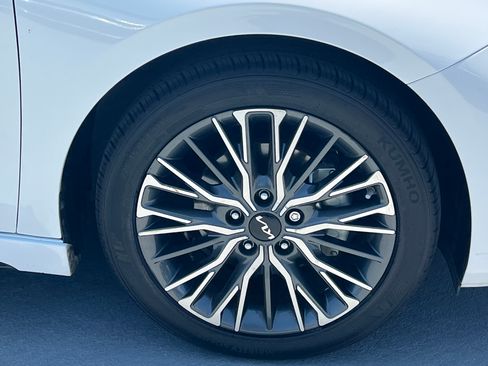 Used 2023 Kia Forte GT-Line w/ GT-Line Technology Package FWD image 13