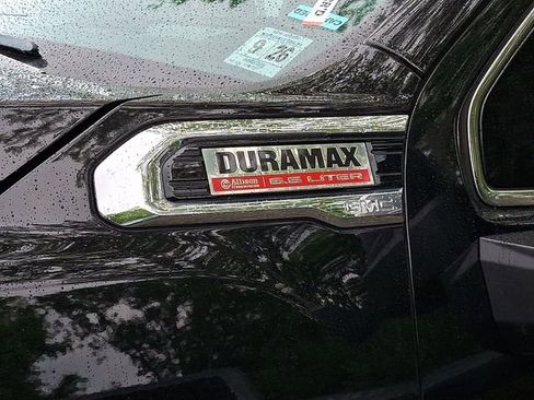 Used 2021 GMC Sierra 2500 Denali w/ Denali Black Diamond Edition AWD/4WD image 8
