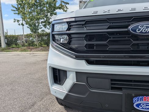 Used 2025 Ford Expedition Active RWD image 10